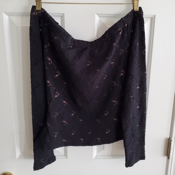 NWT BCBGmaxazria Alanis lace off the shoulder shirt Size Medium - Picture 2 of 7